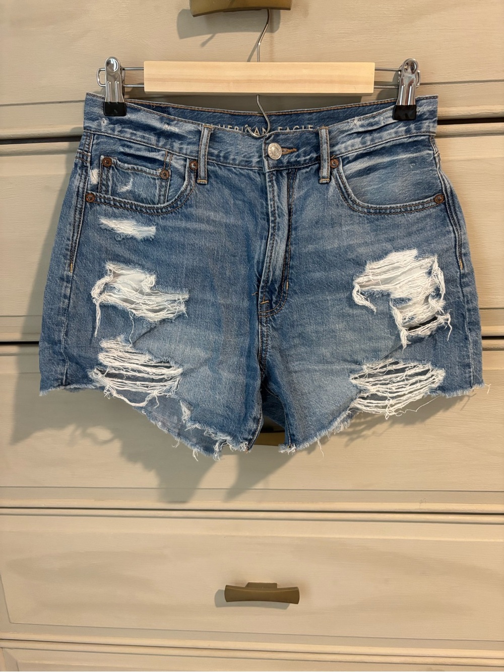 AMERICAN EAGLE 90’s Boyfriend Distressed High-Rise Denim Shorts - Light Blue